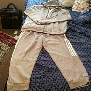 Adidas sweatshirt an sweat pants